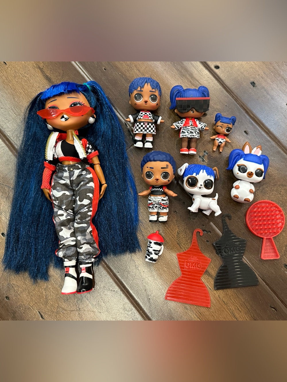 EUC L.O.L. Surprise! Doll & Mini Dolls and Pets with Accessories Playset